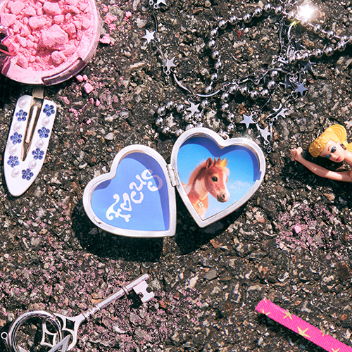 Hearts2Hearts - 미니1집 [FOCUS] (Heart Locket Ver.스마트앨범)