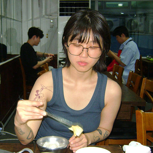 우희준 - 또 다시 살아남아 볼을 맞댄다